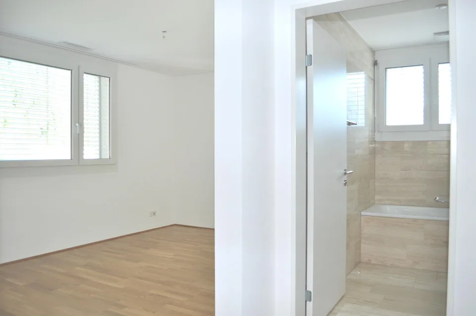 Grosse schöne 4.5 Zimmer-Wohnung zu vermieten – photo 6 of 12