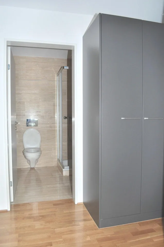 Grosse schöne 4.5 Zimmer-Wohnung zu vermieten – photo 4 of 12