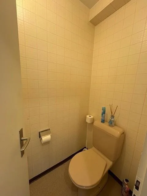 Emplacement commercial central dans le centre du village – photo 8 sur 8