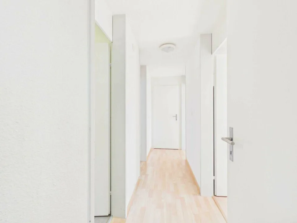 Appartement lumineux 4.5 pièces avec balcon ensoleillé – photo 8 sur 13