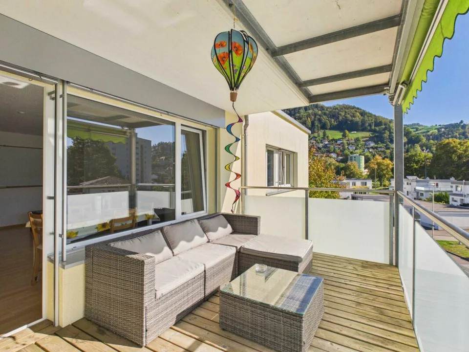 Appartement lumineux 4.5 pièces avec balcon ensoleillé – photo 12 sur 13
