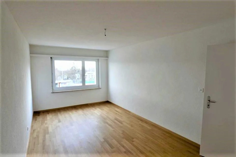Fully furnished 3.5-room apartment in St. Gallen, ideal for 2-person shared apartment, available immediately at Klosterweidlistrasse 1, 9010 St. Gallen (Rotmonten) – photo 5 of 7
