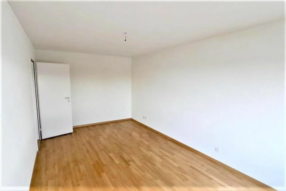 Fully furnished 3.5-room apartment in St. Gallen, ideal for 2-person shared apartment, available immediately at Klosterweidlistrasse 1, 9010 St. Gallen (Rotmonten) – photo 4 of 7