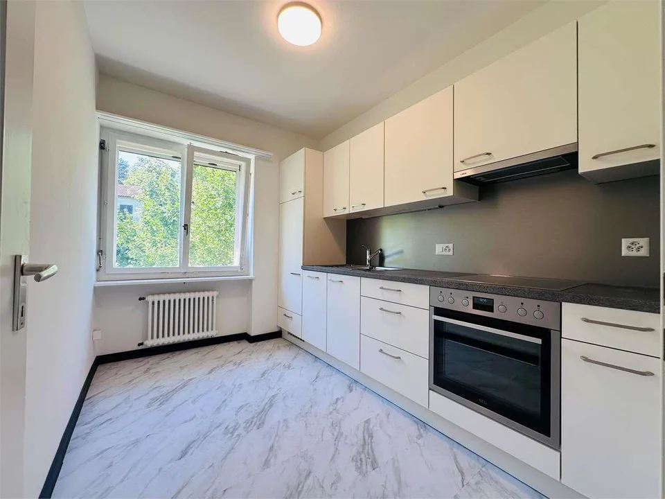 STABIO - 3,5 Zimmer renoviert in Wohngebiet, ruhig und – Foto 10 von 13