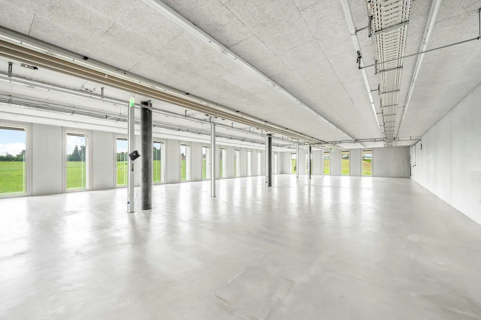 Bâtiment de production et de bureau de haute qualité entre Brüttiseller Kreuz et Winterthur – photo 10 sur 13