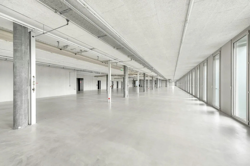 Bâtiment de production et de bureau de haute qualité entre Brüttiseller Kreuz et Winterthur – photo 11 sur 13