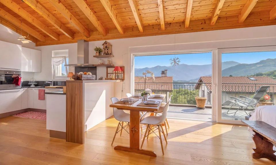 MODERNO ATTICO DI 3.5 LOCALI CON TERRAZZA A VILLA LUGANESE – Foto 2 von 13