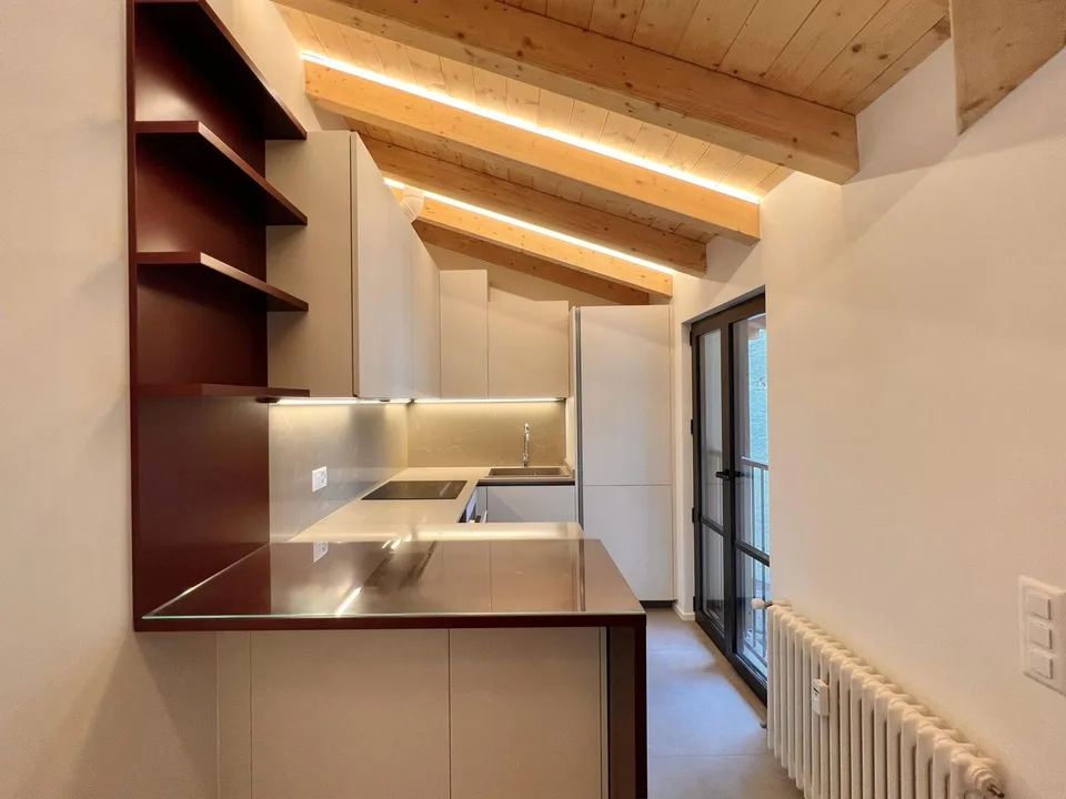 AFFITTASI GRAZIOSO 2.5 LOCALI CON BALCONE A RIVA SAN VITALE – foto 4 di 9