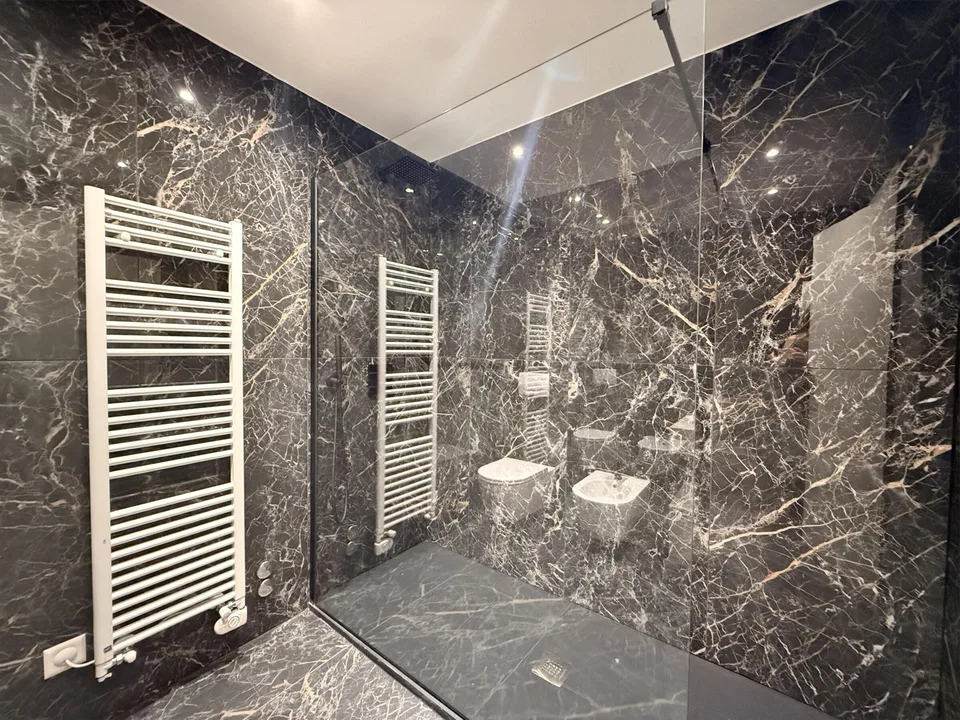 ELEGANTE 4.5 LOCALI CON VERANDA E SCORCIO SUL LAGO A LORETO – foto 7 di 9