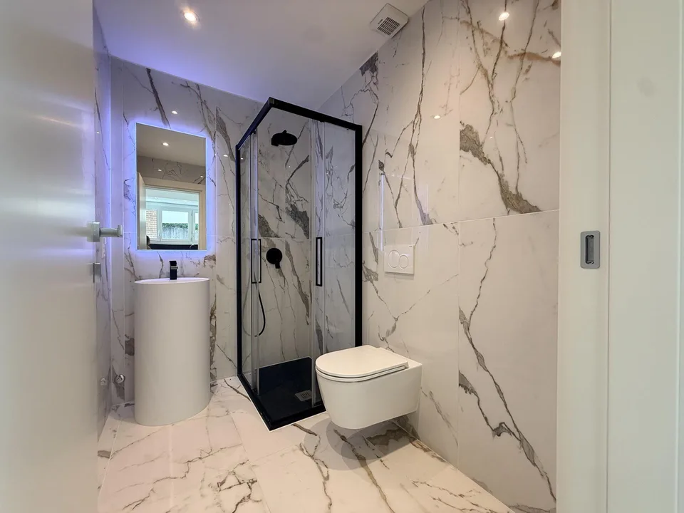 ELEGANTE 4.5 LOCALI CON VERANDA E SCORCIO SUL LAGO A LORETO – foto 8 di 9