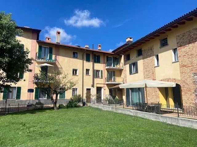 COMODO 2.5 LOCALI RISTRUTTURATO IN RUSTICO TOSCANO A STABIO – Foto 3 von 12