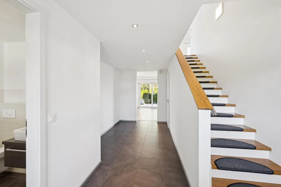 Ein Haus, das Raum zum Leben lässt - Modernes Einfamilienhaus mit Gart – Foto 2 von 15