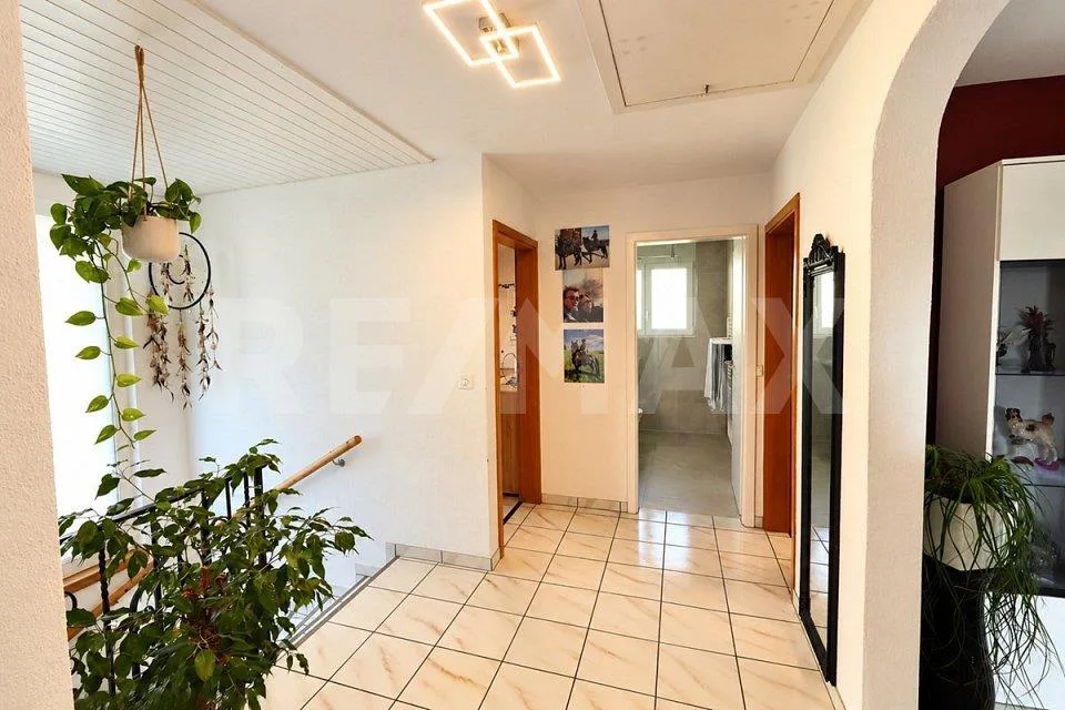 Casa unifamiliare indipendente con giardino e possibilità polivalenti a Leimbach AG – foto 10 di 27