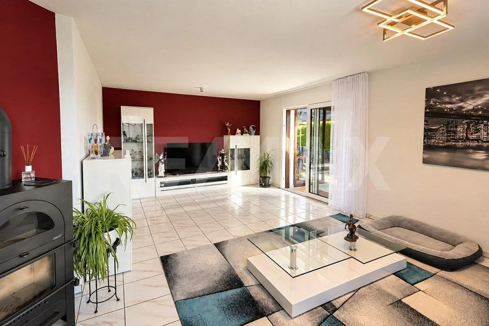 Casa unifamiliare indipendente con giardino e possibilità polivalenti a Leimbach AG – foto 2 di 27