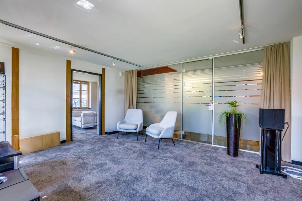 Maison d'habitation et de commerce entièrement louée à Zollikofen – photo 5 sur 8
