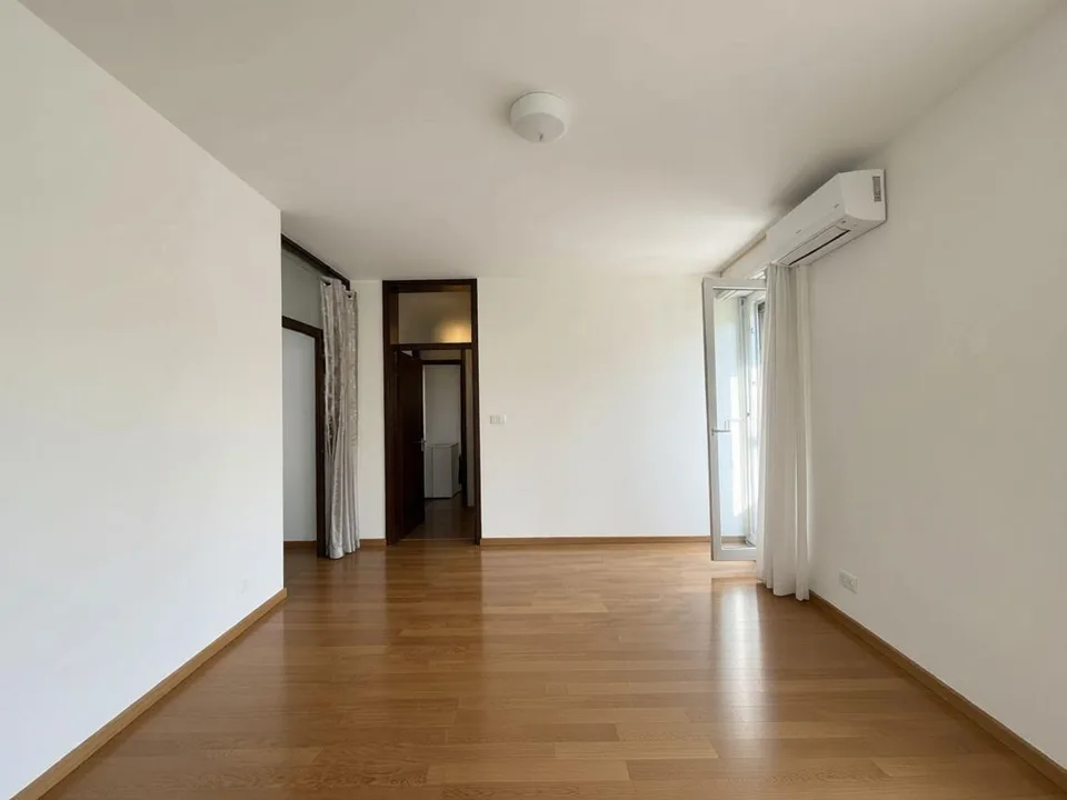 Komfortables Stadtwohnung mit Garten, nur zwei Schritte vom Bahnhof in Lugano entfernt – Foto 2 von 4
