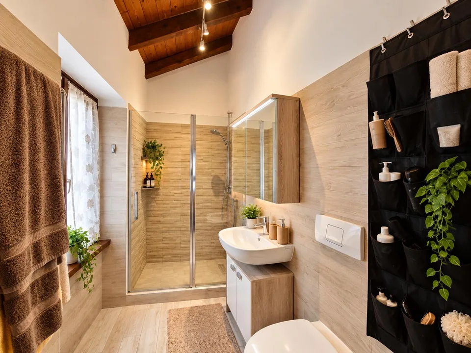 CARATTERISTICA CASA STORICA SU TRE LIVELLI A PURA – Foto 12 von 13