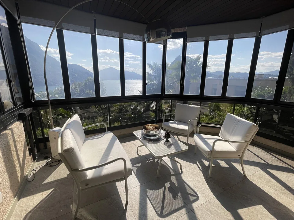 SPETTACULÄRES DUPLEX 5.5 MIT SCHÖNER SEESICHT IN CASTAGNOLA – Foto 9 von 13