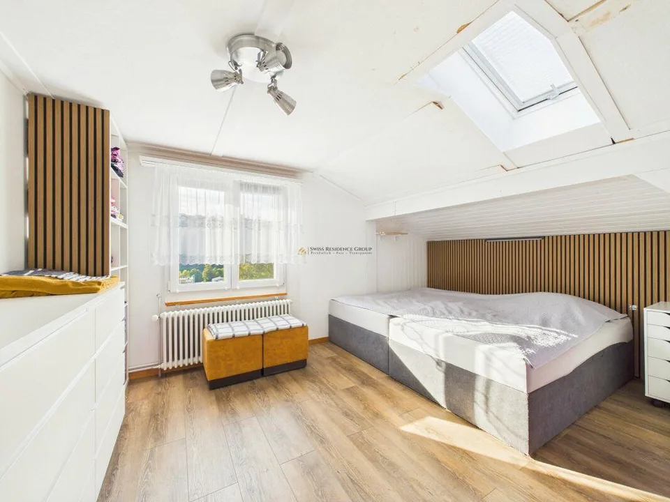 Wohnen mit Weitsicht - freistehendes Einfamilienhaus an sonniger Hanglage – Foto 13 von 18