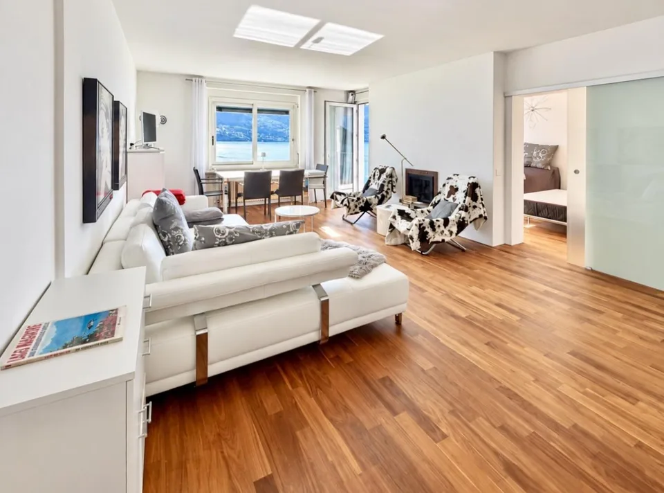 3 Zimmer-Wohnung im Dachgeschoss mit schöner Seesicht / appartament... – Foto 4 von 19