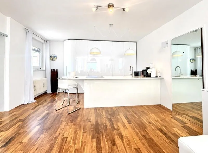 3 Zimmer-Wohnung im Dachgeschoss mit schöner Seesicht / appartament... – Foto 2 von 19