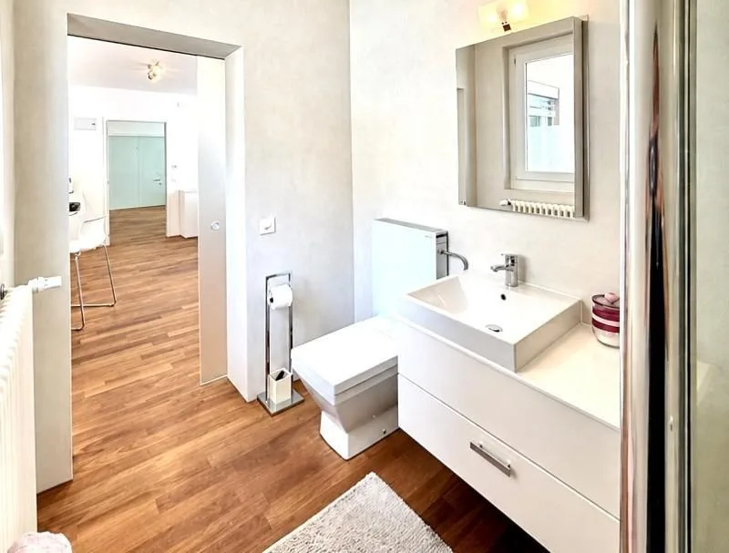 3 Zimmer-Wohnung im Dachgeschoss mit schöner Seesicht / appartament... – Foto 9 von 19