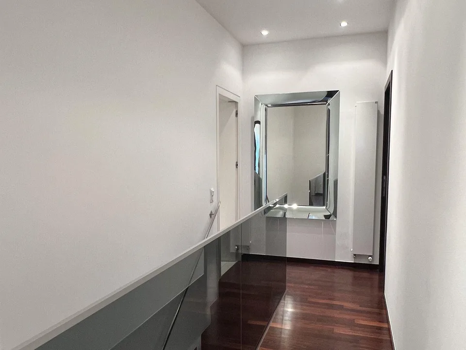 Spazio, design e comfort: duplex di oltre 160 m² a Chiasso – Foto 10 von 11