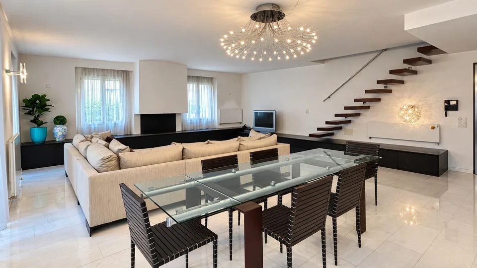 Spazio, design e comfort: duplex di oltre 160 m² a Chiasso – Foto 2 von 11