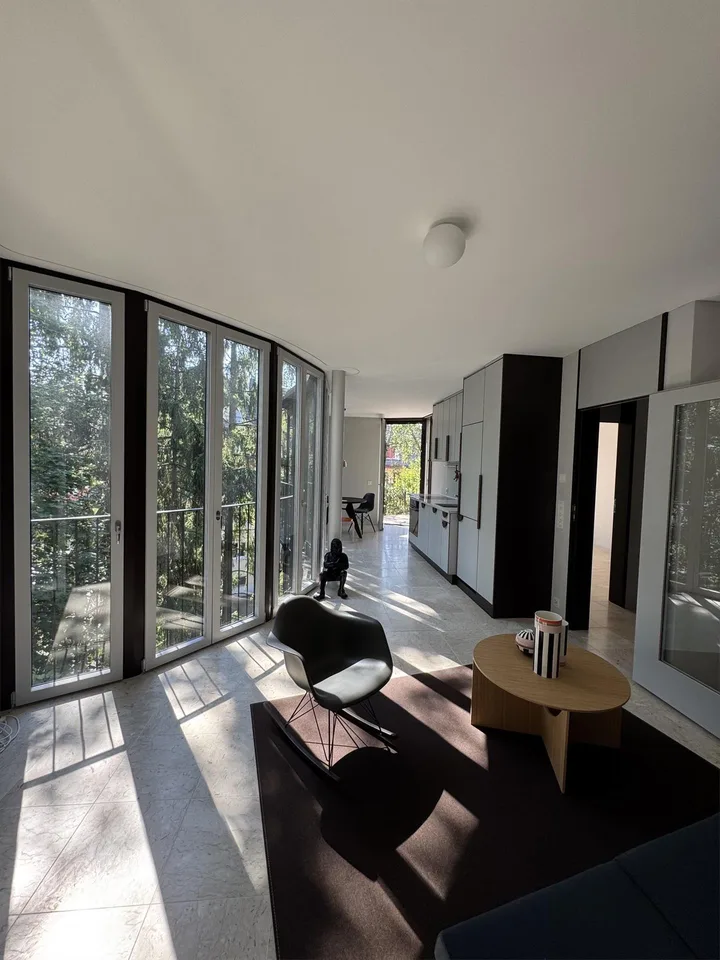 Charmante 3.5 -Zimmerwohnung in den Baumkronen Nähe Milchbuck – Foto 4 von 9