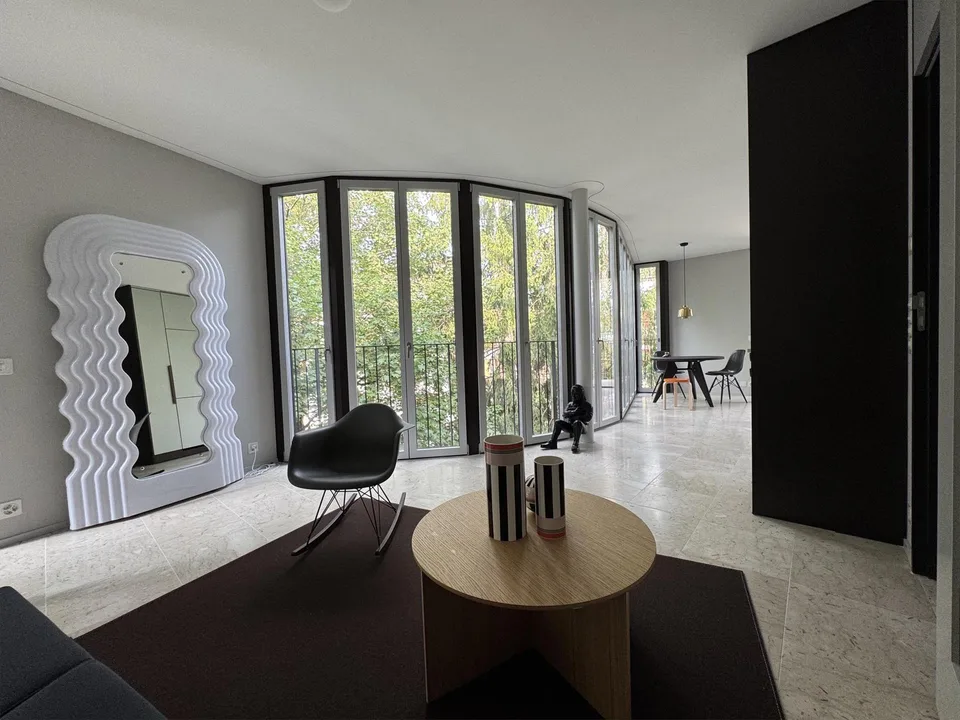 Charmante 3.5 -Zimmerwohnung in den Baumkronen Nähe Milchbuck – Foto 3 von 9