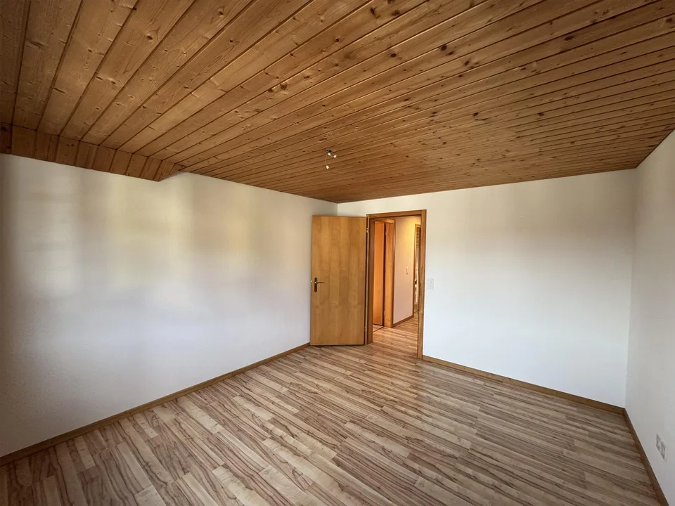 Grosser 3.5 Zimmer Hausteil / Wohnung mit Garage und PP zu vermieten – Foto 14 von 23