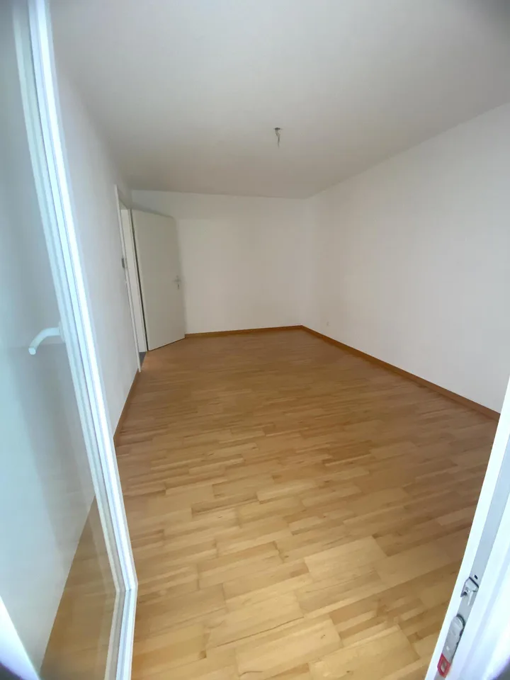 4.5-Zimmer-Gartenwohnung an zentraler Lage in Reinach – Foto 5 von 9