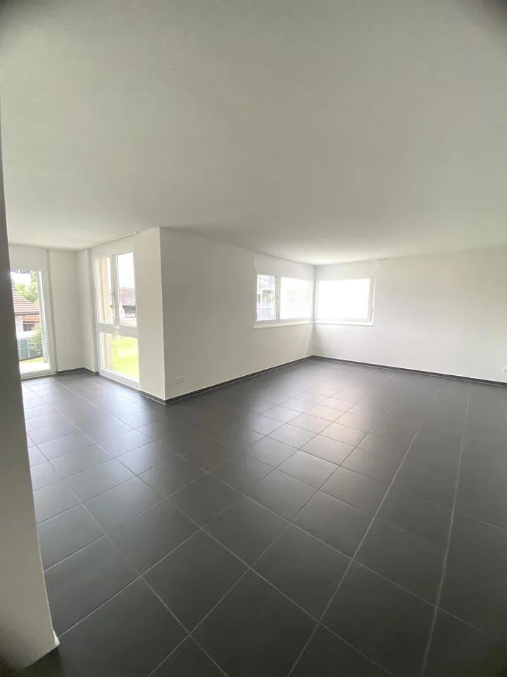 4.5-Zimmer-Gartenwohnung an zentraler Lage in Reinach – Foto 2 von 9