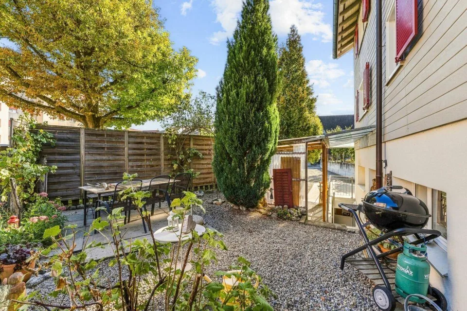 Grosszügiges Wohnhaus mit vielseitigem Nutzungspotenzial! – Foto 11 von 14