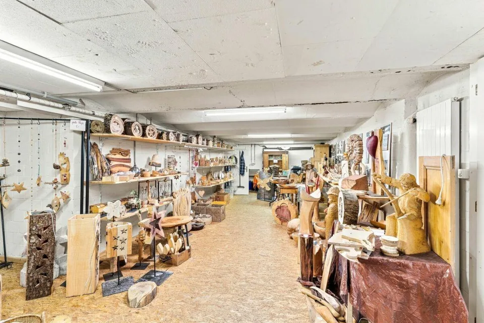 Grosszügiges Wohnhaus mit vielseitigem Nutzungspotenzial! – Foto 12 von 14