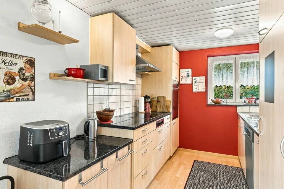 Grosszügiges Wohnhaus mit vielseitigem Nutzungspotenzial! – Foto 6 von 14