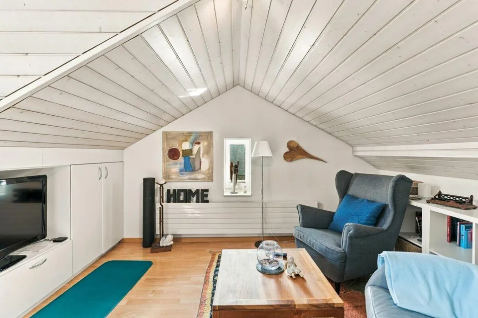 Grosszügiges Wohnhaus mit vielseitigem Nutzungspotenzial! – Foto 10 von 14