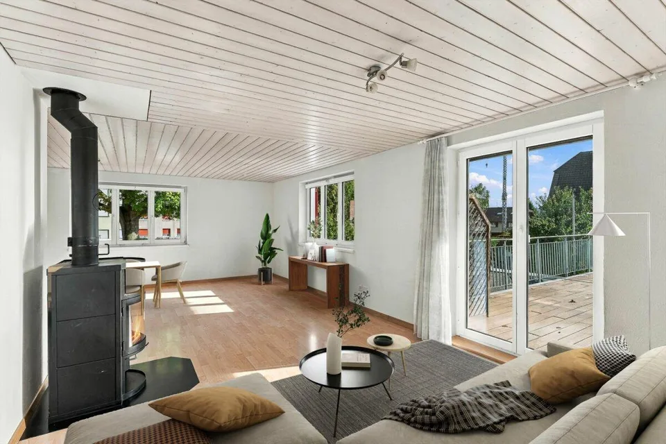 Grosszügiges Wohnhaus mit vielseitigem Nutzungspotenzial! – Foto 3 von 14