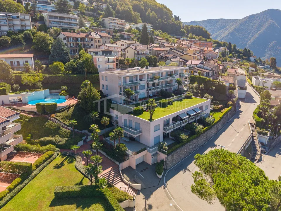 DUPLEX MIT GARTEN UND PANORAMABLICK AUF DEN SEE – Foto 2 von 30