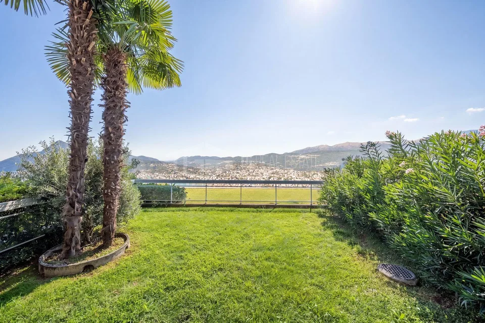 DUPLEX MIT GARTEN UND PANORAMABLICK AUF DEN SEE – Foto 23 von 30