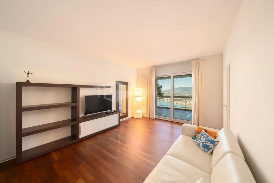 DUPLEX MIT GARTEN UND PANORAMABLICK AUF DEN SEE – Foto 11 von 30