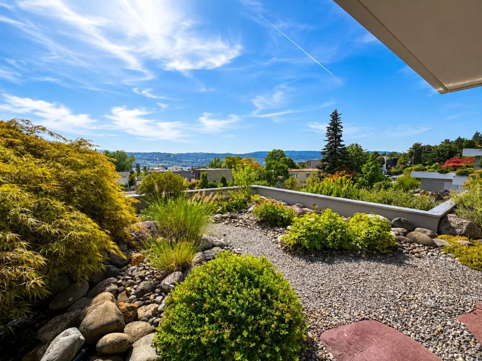 Casa a schiera di 4,5 locali con vista sul lago e panorama a 180 gradi! – foto 3 di 12