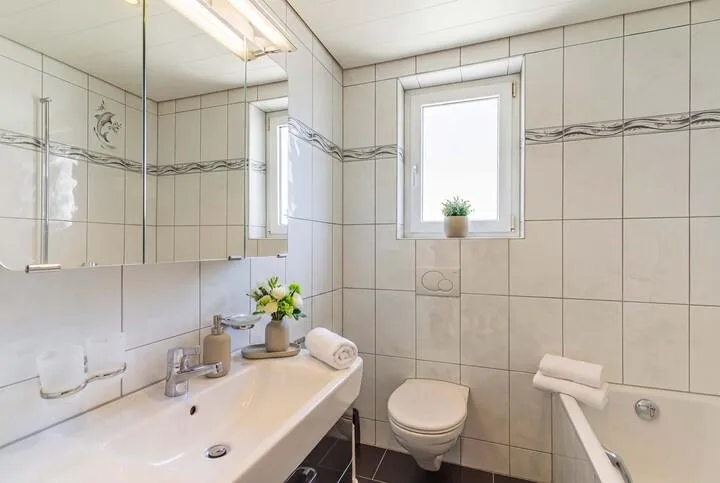 GROSSZÜGIGES ZWEIFAMILIENHAUS IN GRENCHEN – foto 6 di 8