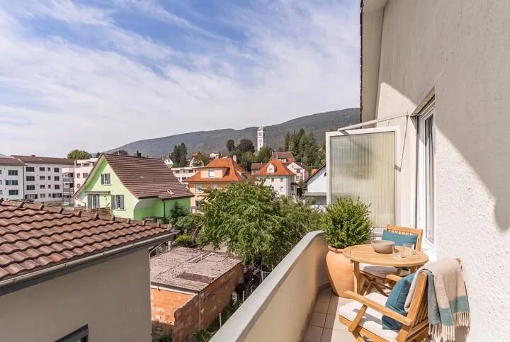 GROSSZÜGIGES ZWEIFAMILIENHAUS IN GRENCHEN – foto 7 di 8