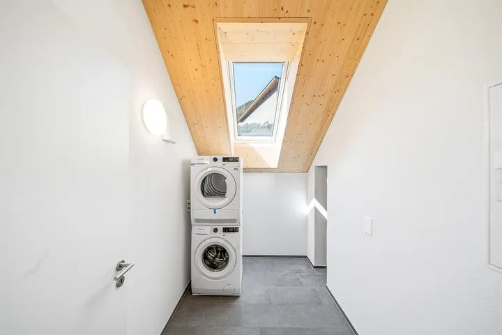 APPARTEMENT NEUF SOUS LES TOITS AVEC VUE PANORAMIQUE SUR LES ALPES – photo 5 sur 8