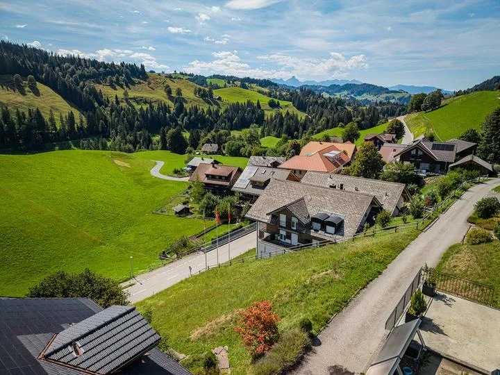 ATTRAKTIVE BAULANDPARZELLE INMITTEN DER BERNER ALPENWELT – Foto 5 von 8