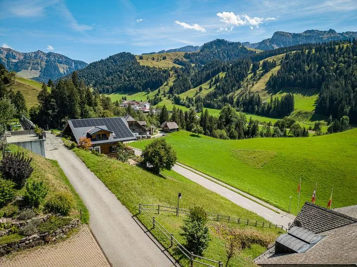 ATTRAKTIVE BAULANDPARZELLE INMITTEN DER BERNER ALPENWELT – Foto 6 von 8