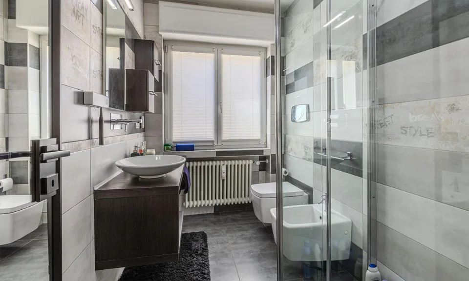 APPARTEMENT LUMINEUX 3.5 PIÈCES COMME NEUF AVEC JARDIN À LUGANO – photo 7 sur 9