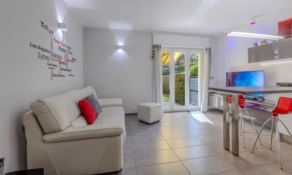APPARTEMENT LUMINEUX 3.5 PIÈCES COMME NEUF AVEC JARDIN À LUGANO – photo 2 sur 9