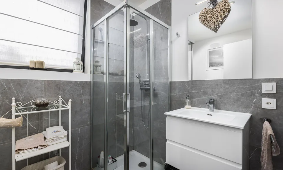 Stupende et moderne appartement 2.5 pièces avec jardin confortable à Massagno – photo 8 sur 9